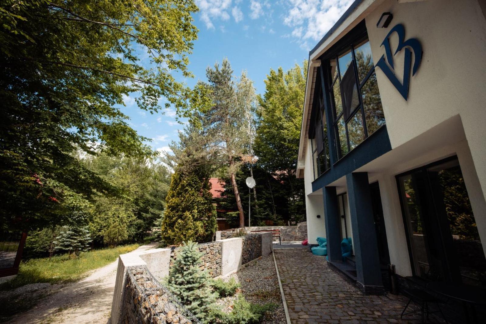 Vila Blanc Valiug Crivaia Exteriör bild